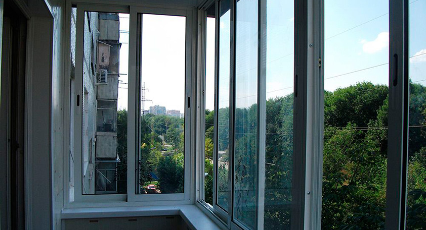 Фото панорамы остекления балкона